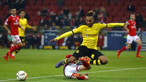 Có một Aubameyang toàn năng Có một Aubameyang toàn năng