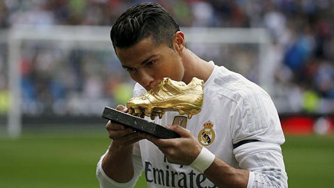 Ronaldo 324 bàn, Raul 323 bàn: Vua săn bàn mới ở Real Ronaldo 324 bàn, Raul 323 bàn: Vua săn bàn mới ở Real