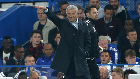 Mourinho lạc lõng, cô đơn và chán ghét thế giới bóng đá Mourinho lạc lõng, cô đơn và chán ghét thế giới bóng đá