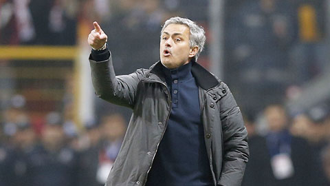 Jose Mourinho bạc với phụ nữ, phũ với trẻ em Jose Mourinho bạc với phụ nữ, phũ với trẻ em