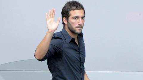 Higuain lên chân nhờ “lên chức” Higuain lên chân nhờ “lên chức”