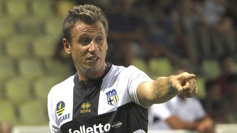 VIDEO: Cassano ghi bàn ra mắt cho Parma