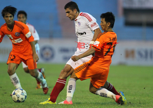 Những khoảnh khắc ấn tượng nhất vòng 20 V-League 2013