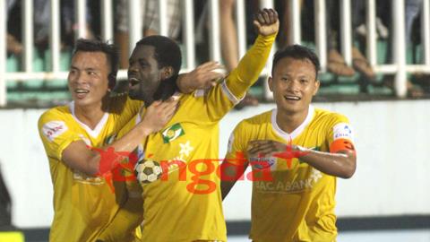 Những khoảnh khắc ấn tượng nhất vòng 20 V-League 2013