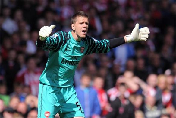 Alan Hansen: Arsenal mua tiền đạo làm gì khi vấn đề là ở hàng thủ?