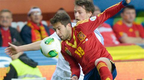 TBN (áo sẫm) sẽ không dễ để giành chiến thắng tưng bừng trên sân Olympic