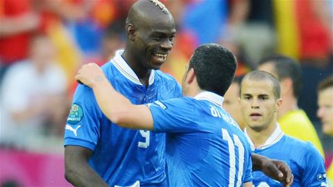Dưới thời Prandelli, các cầu thủ trẻ như Balotelli (trái), hay như cựu binh Di Natale đều biết cách tỏa sáng