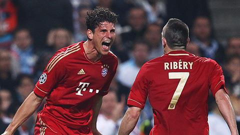 Gomez và Ribery hồi còn cùng khoác áo Bayern