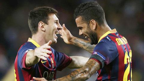 Lionel Messi (trái)