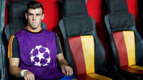 Chấn thương trong lúc khởi động khiến Bale phải làm khán giả ở trận Real đại thắng Getafe