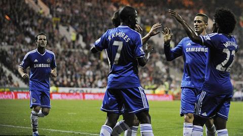 Các cầu thủ Chelsea ăn mừng chiến thắng