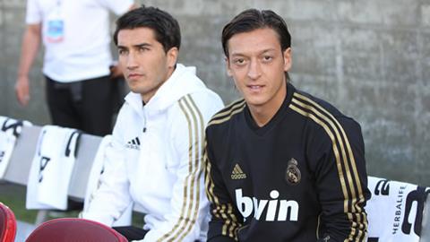 Sahin và Oezil khi còn khoác chung màu áo Real Madrid
