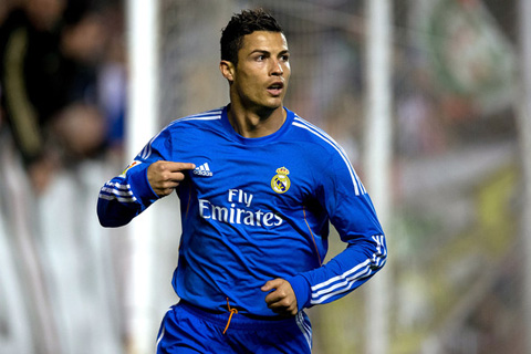 BONGDA+ Figo: Khong thu Perez, ung ho Ronaldo gianh QBV