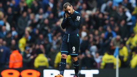 Soldado đã có một trận đấu đáng quên trước Man City