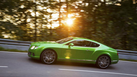 Kevin-Prince Boateng ghi dấu ấn riêng cho Bentley Continental GT