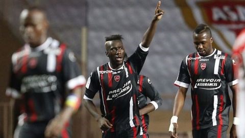 Valenciennes xuất sắc hạ gục Monaco ngay trên sân khách