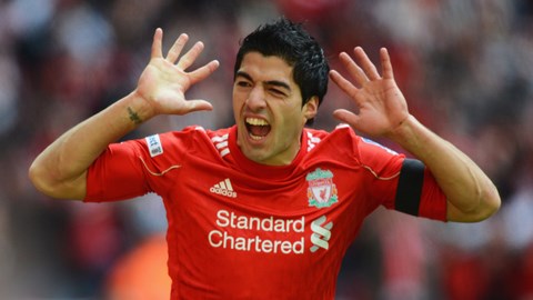 Luis Suarez mới gia hạn hợp đồng với Liverpool đến năm 2018