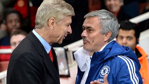 Mourinho (phải) đang ngưỡng mộ Wenger
