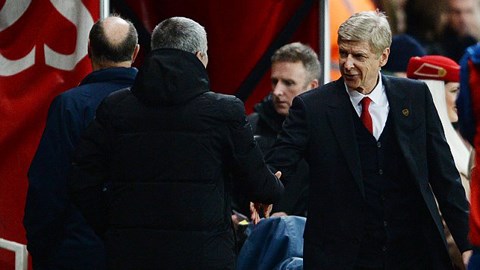 Wenger chỉ trích Mourinho
