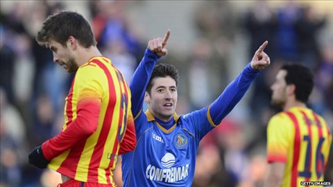 Hàng thủ đang là tử huyệt của Barca