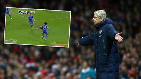 Arsenal bị từ chối 1 quả phạt đền