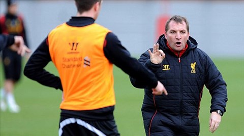 HLV Brendan Rodgers có nhiều nét giống với huyền thoại Alex Ferguson của M.U