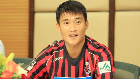 Công Vinh trong màu áo Sapporo
