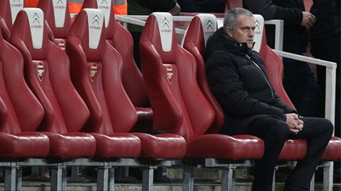 Mourinho cho rằng Arsenal chứ không phải Chelsea là đội... nhàm chán