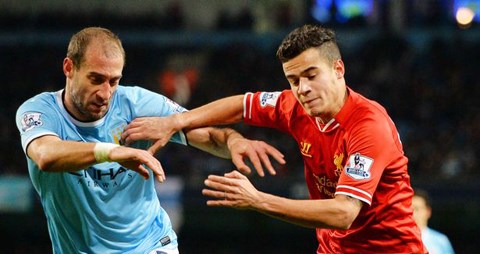 Thất bại trước Man City không phải là thảm họa với Liverpool (áo đỏ)