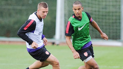 Sự trở lại của các trụ cột như Podolski và Walcott giúp đội hình Arsenal dầy lên rất nhiều