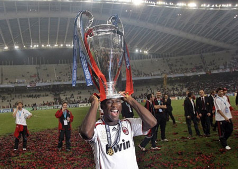 Seedorf trở thành HLV của Milan như thế nào?