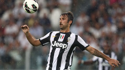 Vucinic đang trên đường tới Arsenal?