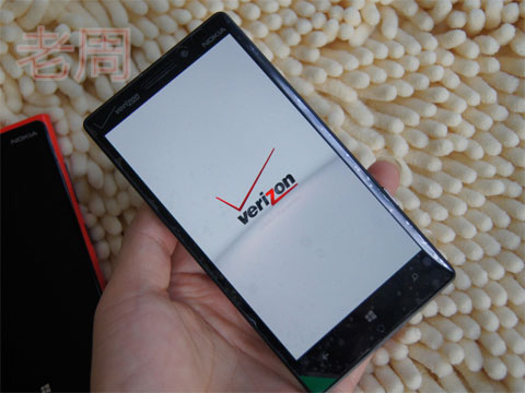 Chưa ra mắt, Nokia Lumia 929 đã lên kệ bán