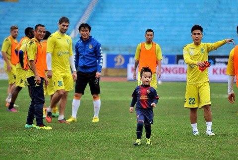 “Siêu quậy” làm loạn buổi tập của đội Hà Nội T&T