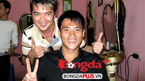 Công Vinh rất yêu nhạc Đàm Vĩnh Hưng và Mr. Đàm cũng ngưỡng mộ tài năng sân cỏ của CV9. 