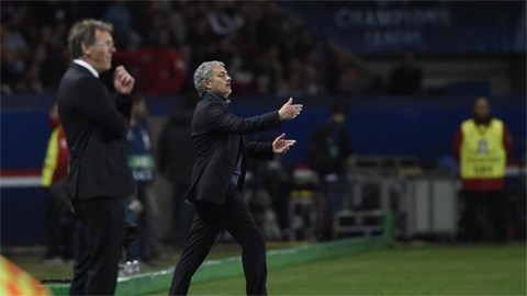 Thất bại toàn diện của Mourinho trước Blanc