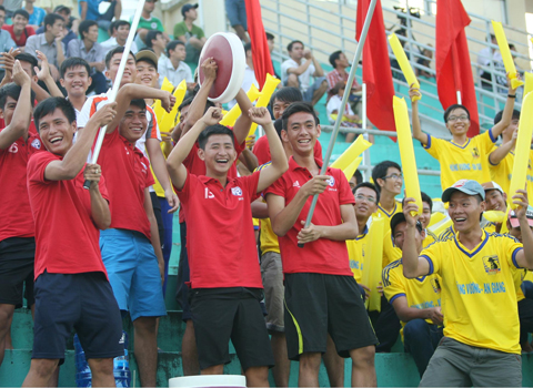 VĐV xe đạp đi cổ vũ bóng đá!