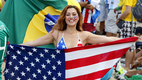 Nữ CĐV của ĐT Mỹ