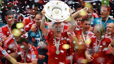 Bayern Munich khởi đầu chiến dịch bảo vệ ngôi vương bằng LTĐ khá căng thẳng
