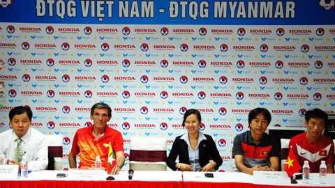 Quang cảnh buổi họp báo. Ảnh: Tuấn Thành
