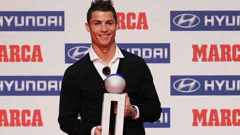 Ronaldo lại vừa được tờ Marca tôn vinh