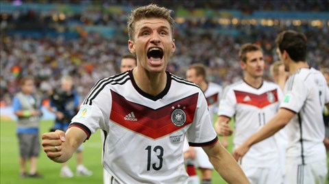 Thomas Mueller đã tỏa sáng với một hat-trick ngày ra quân