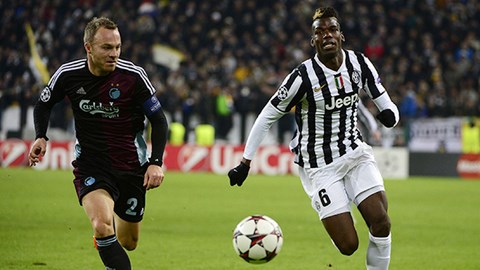 Vụ chiêu mộ Pogba (phải) vẫn chưa được PSG rốt ráo tiến hành