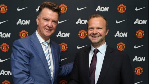 Louis van Gaal cùng phó chủ tịch M.U Ed Woodward