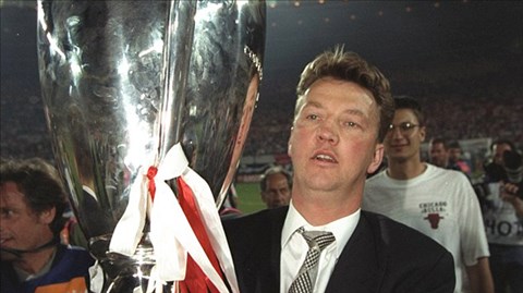 Van Gaal và chiếc cúp vô địch Champions League 1995 cùng Ajax Amsterdam