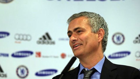HLV Mourinho cho rằng Fabregas chỉ muốn chơi cho Chelsea chứ không quan tâm đến Arsenal