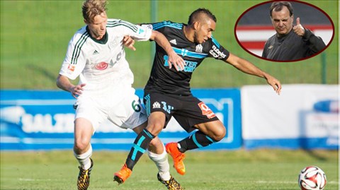 Marseille (phải) đã có sự khởi đầu rất tốt với tân HLV Bielsa