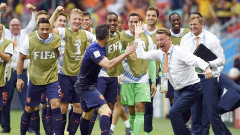 Van Persie từng bị Van Gaal trù dập trước khi được trọng dụng
