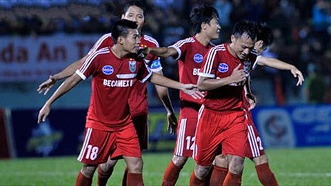 Bị đau mắt nên Trọng Hoàng không thi đấu cho B.Bình Dương trong trận chiều nay