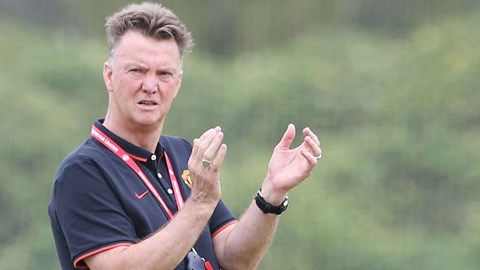 HLV Louis van Gaal muốn M.U chơi bóng kiểu